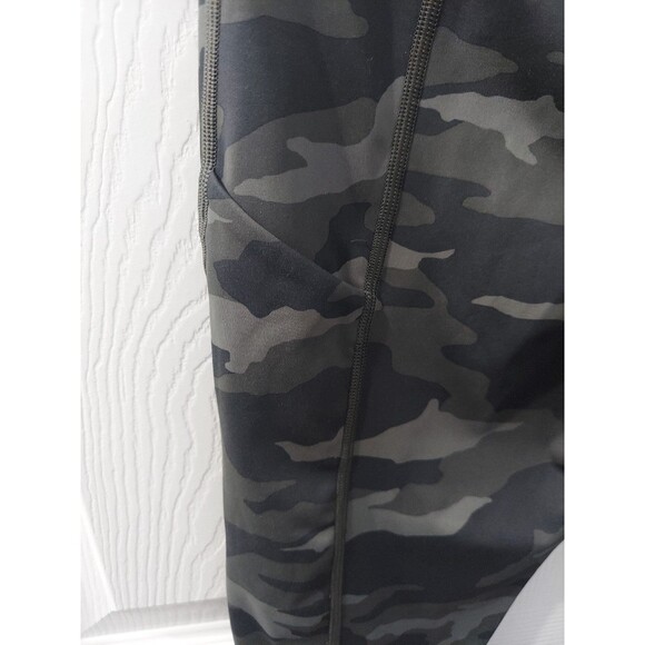 Athleta Ultimate 7/8 Camo Tight Leggings Womens Size Small - Picture 5 of 11